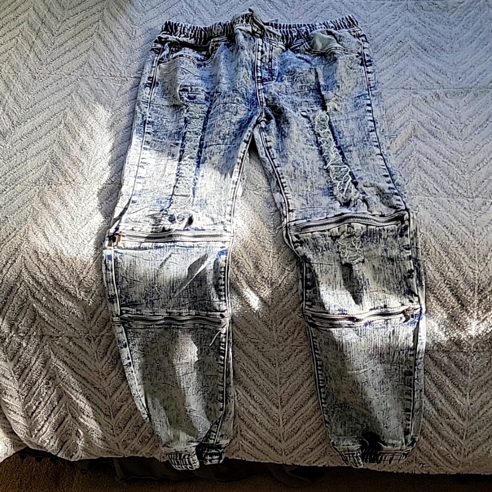 Distressed motor jean 👖 - Picture 5 of 8